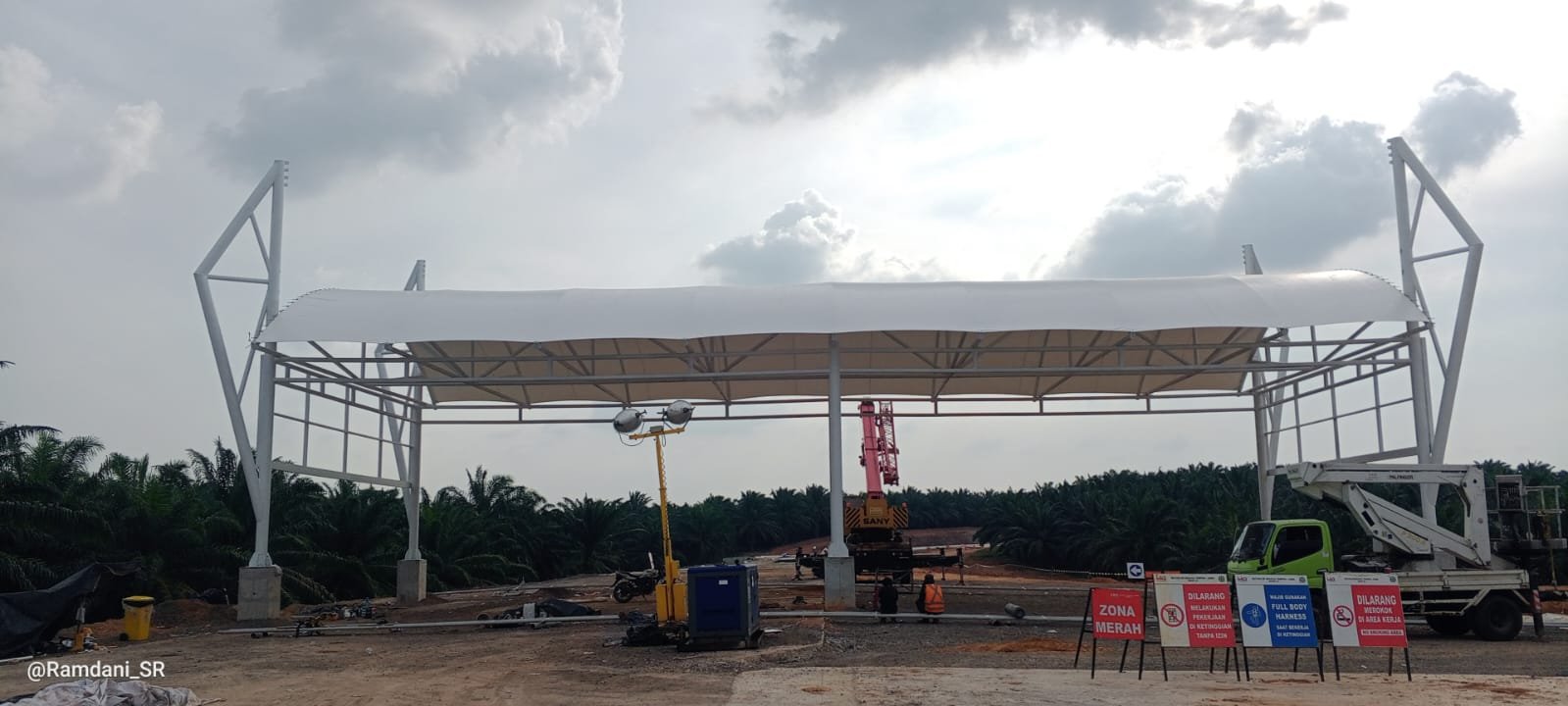 Jasa Tenda Membrane Surabaya – Solusi Modern untuk Rumah & Usaha